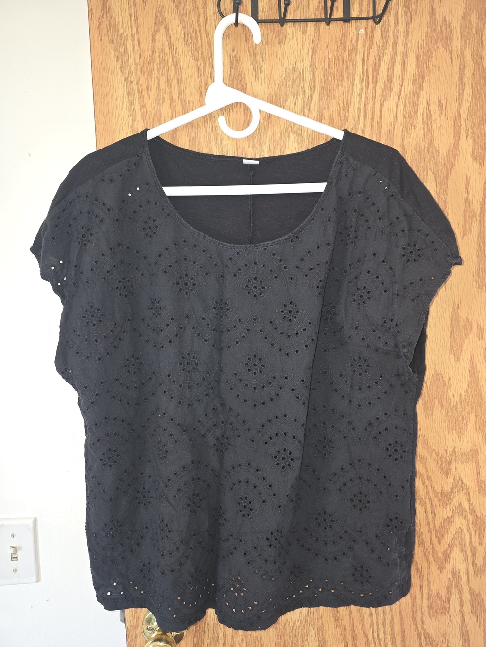 Old Navy Black Eyelet Scoop Neck Short Sleeve Top